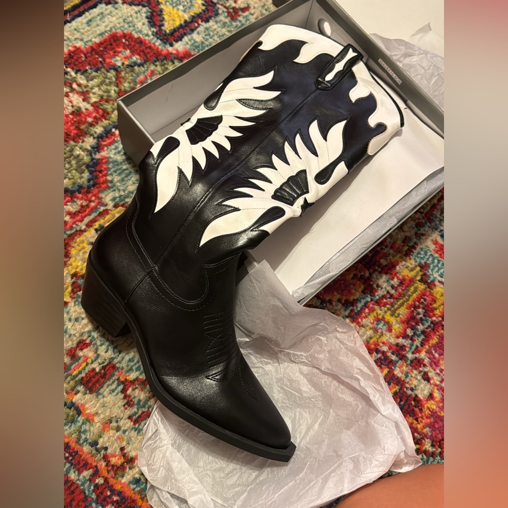 Size 8 western boots new in box